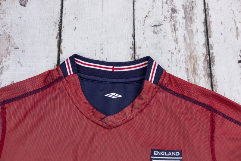Retro 2002 England Away Reversible (Red/Navy) Soccer Jersey