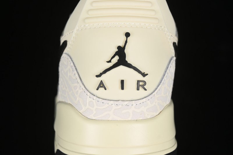 Nike Air Jordan Legacy 312 Low Sneakers with Velcro Strap and Retro Design - HV1807-101