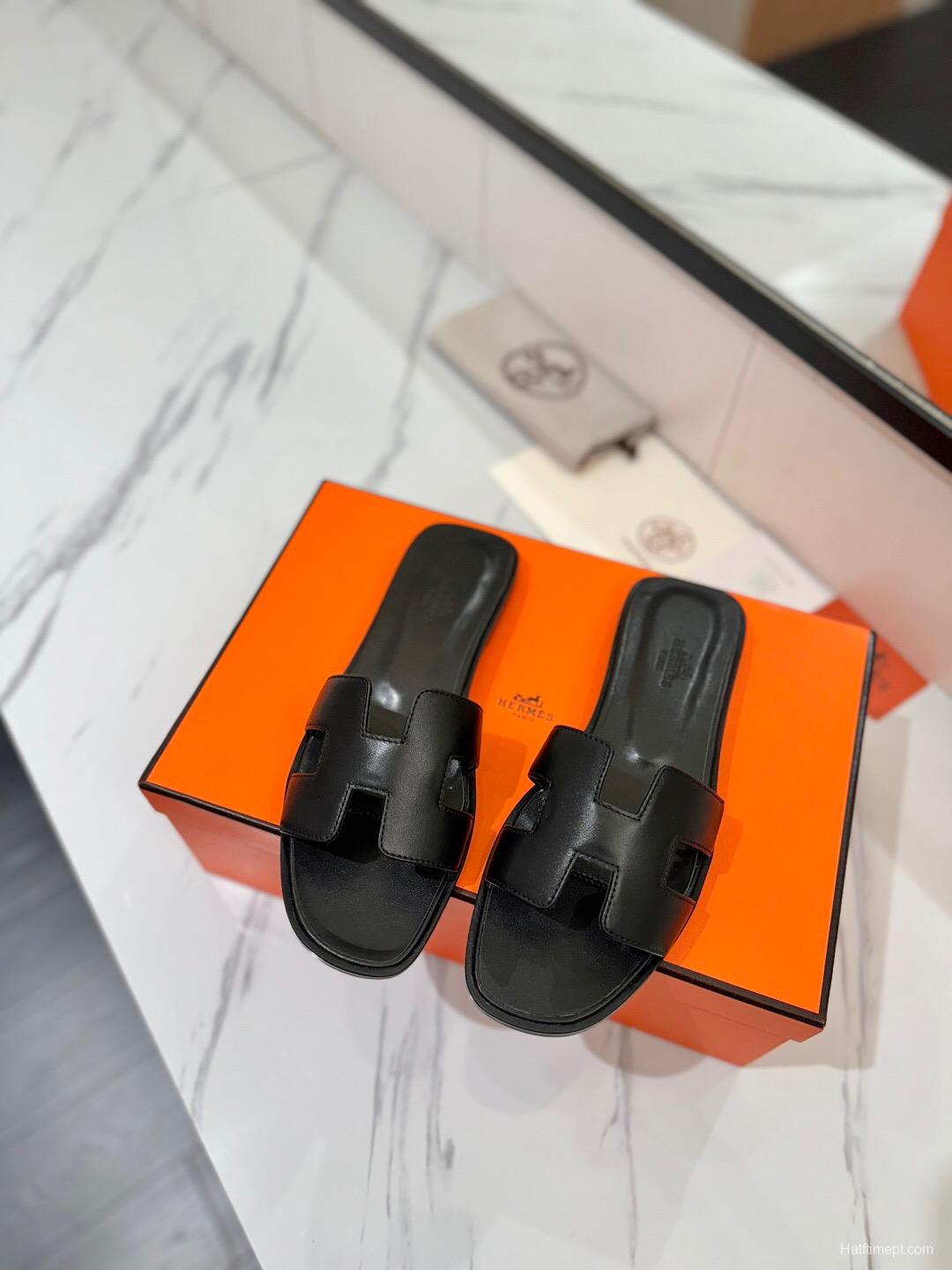 2025 Women Hermès Black Leather Slippers