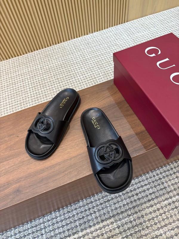 2025 Women Gucci Black Leather Slippers Interlocking G LY00230