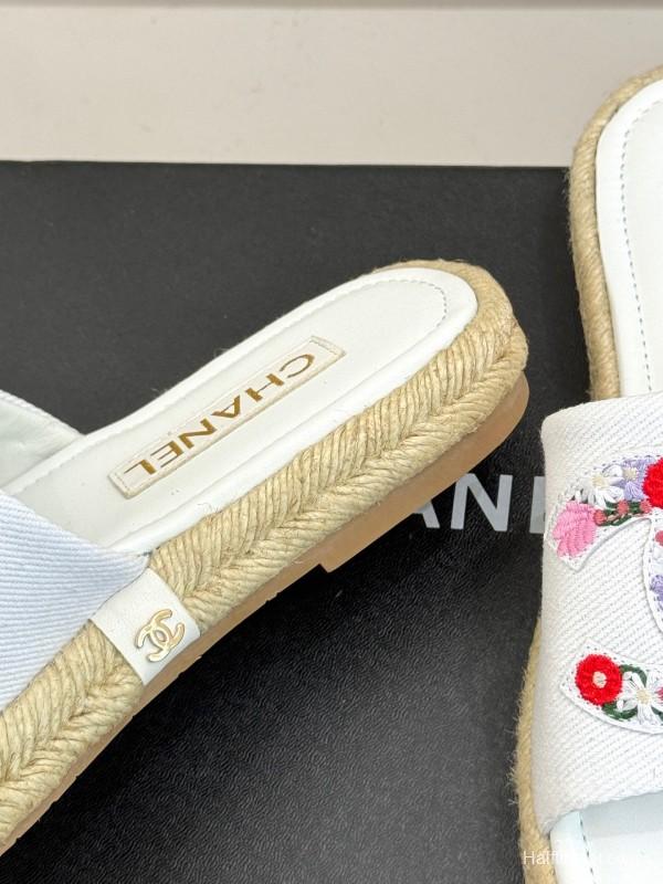 2025 Women Chanel White Embroidered Cotton Slippers KFY00230