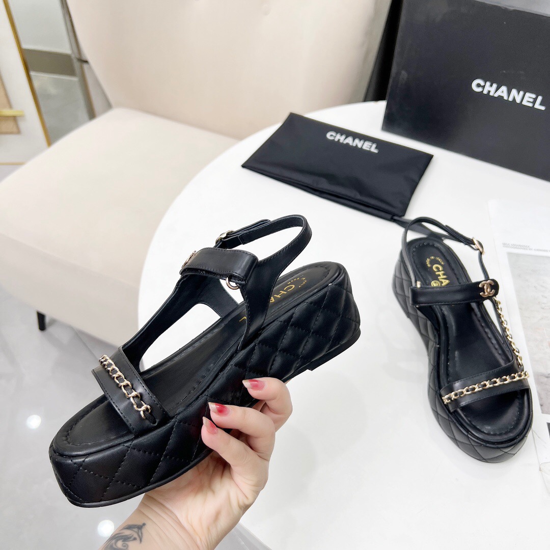 2025 Women Chanel Black Leather Sandals Chain LY00260