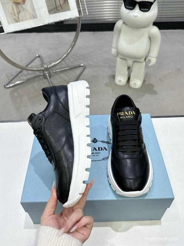 2025 Unisex Prada Black Leather Sneakers KFY00310