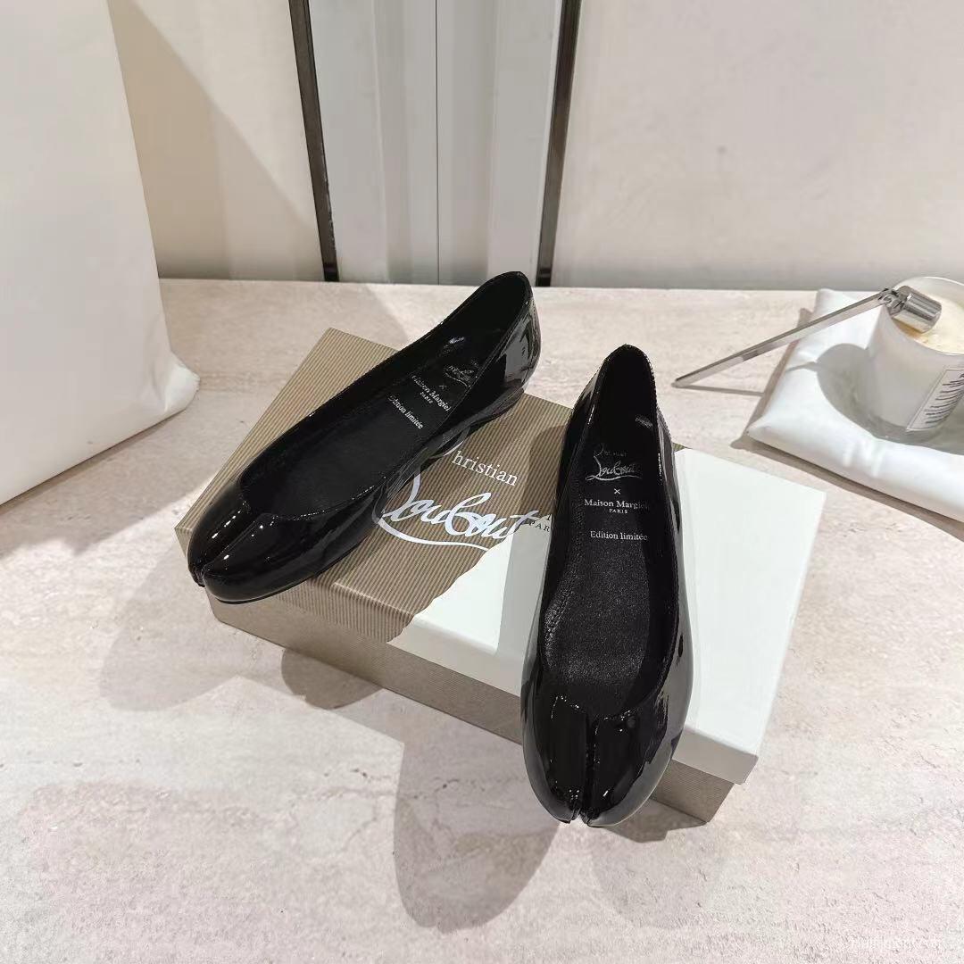 2025 Women MM6 Black Patent Leather Tabi Ballet Flats KFY00280