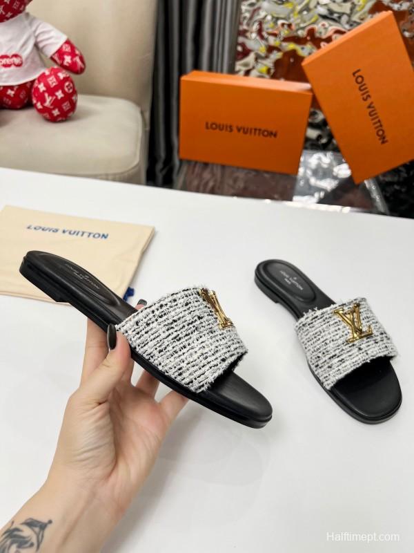 2025 Women Louis Vuitton Black White Fabric Slippers LY00210