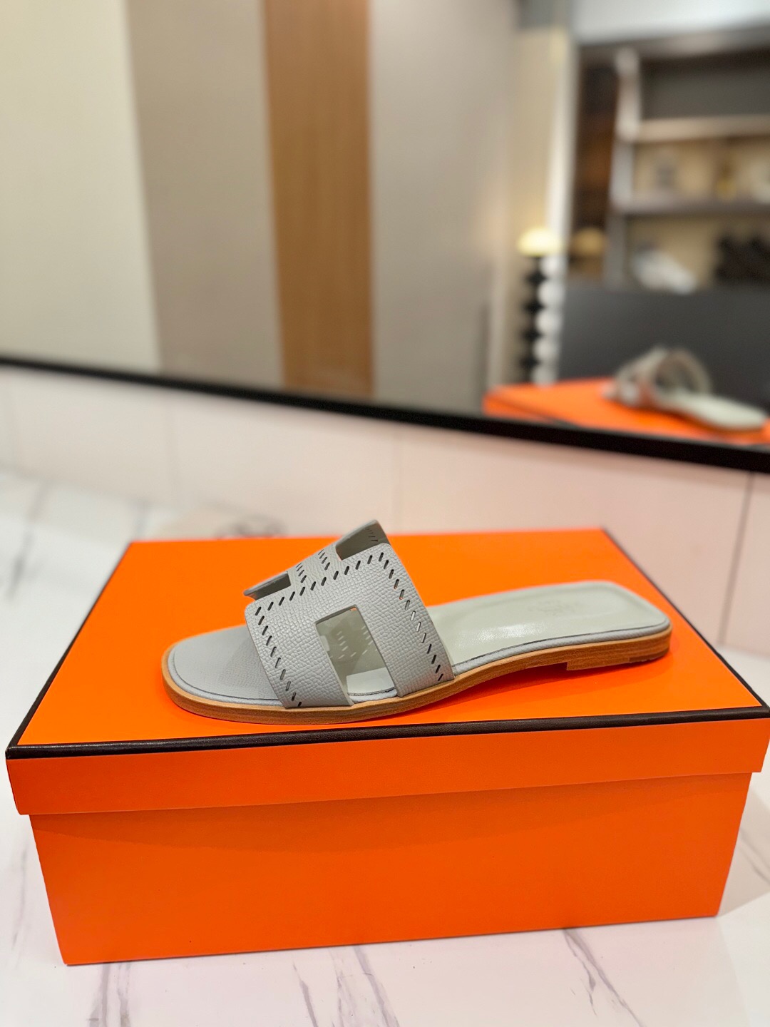 2025 Women Hermès Gray Leather Slippers