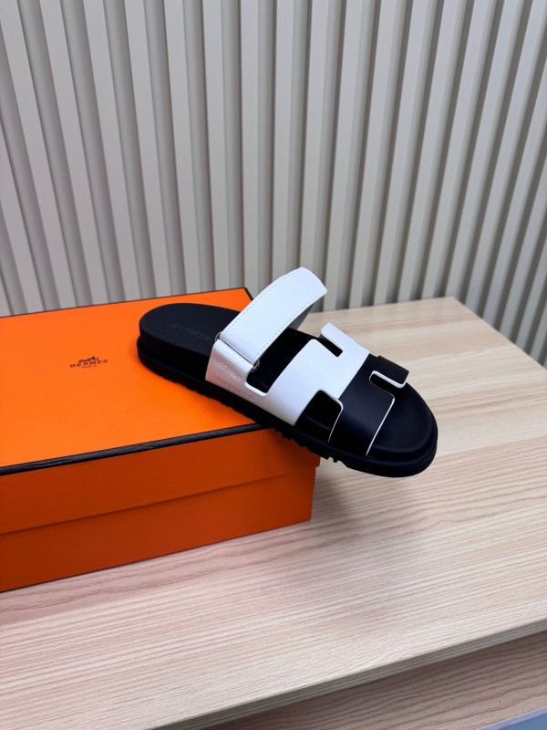 2025 Slippers Hermès White Black Leather Slippers