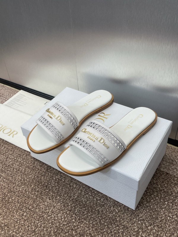 2025 Women Dior White Leather Slippers KFY00300