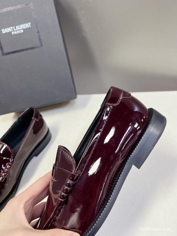 2025 Women Yves Saint Laurent Burgundy Leather Loafer KFY00350