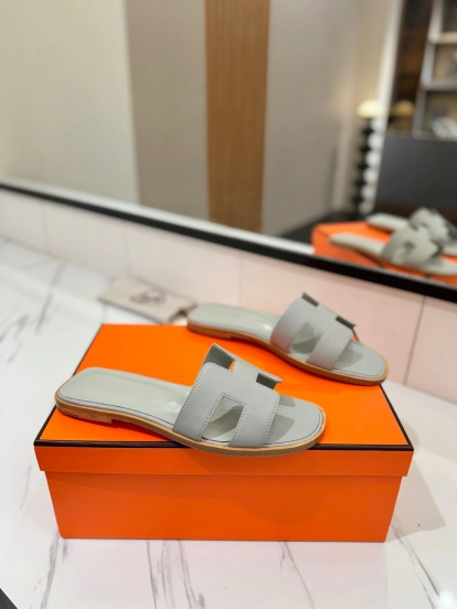 2025 Women Hermès Light Grey Leather Slippers