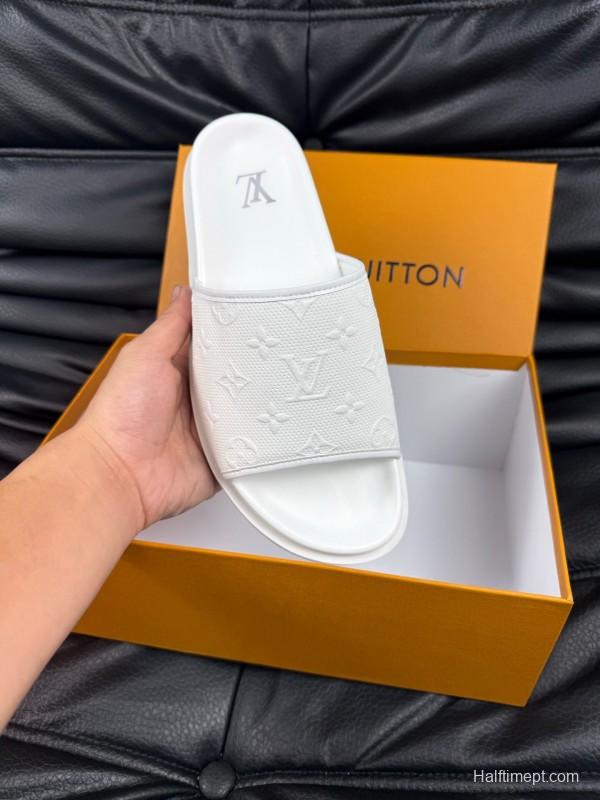 2025 Unisex Louis Vuitton White Leather Slippers AS00170