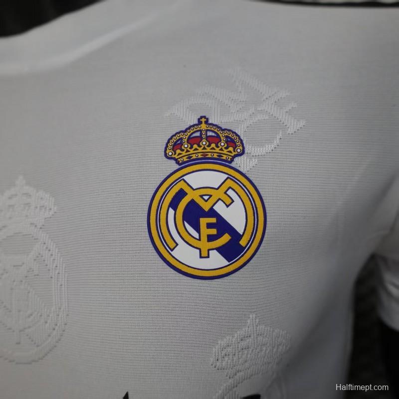 Player Version 25/26 Real Madrid White with Embossed Royal Crest Pattern Jersey