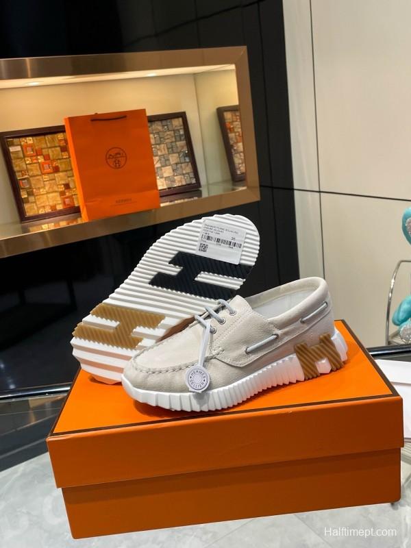 Hermès Classic Casual Sports Shoes with Exaggerated H Logo and Custom Sole - LY00300