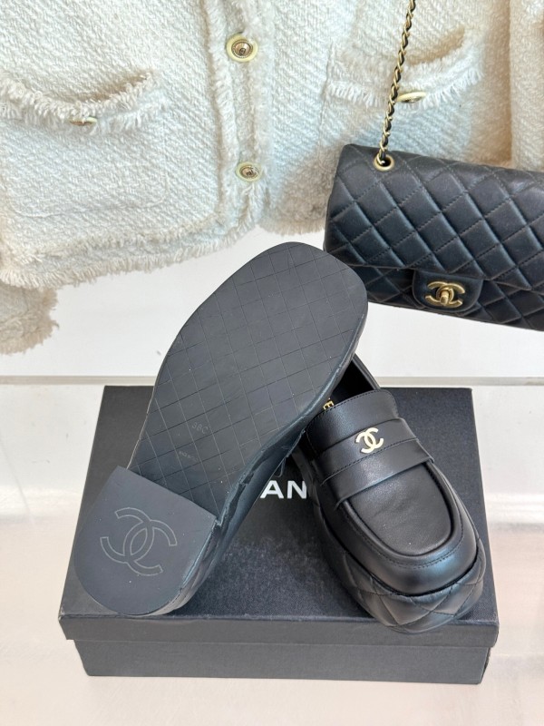 Chanel 25K Fall/Winter Double C Platform Loafers with Waterproof Sole - KFY00320