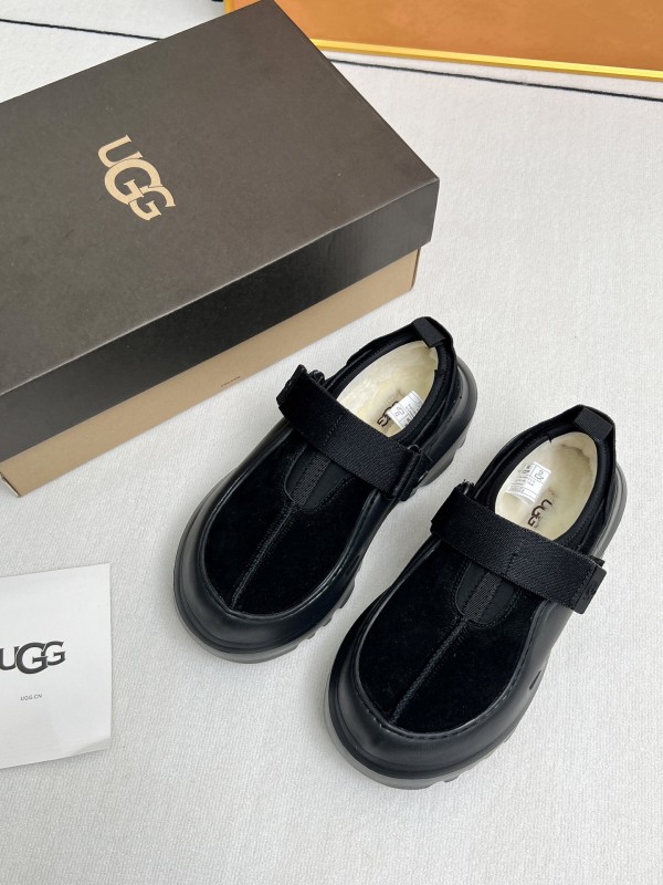 UGG Little Potato Half-Slip On with Lightweight Sole - MJ00