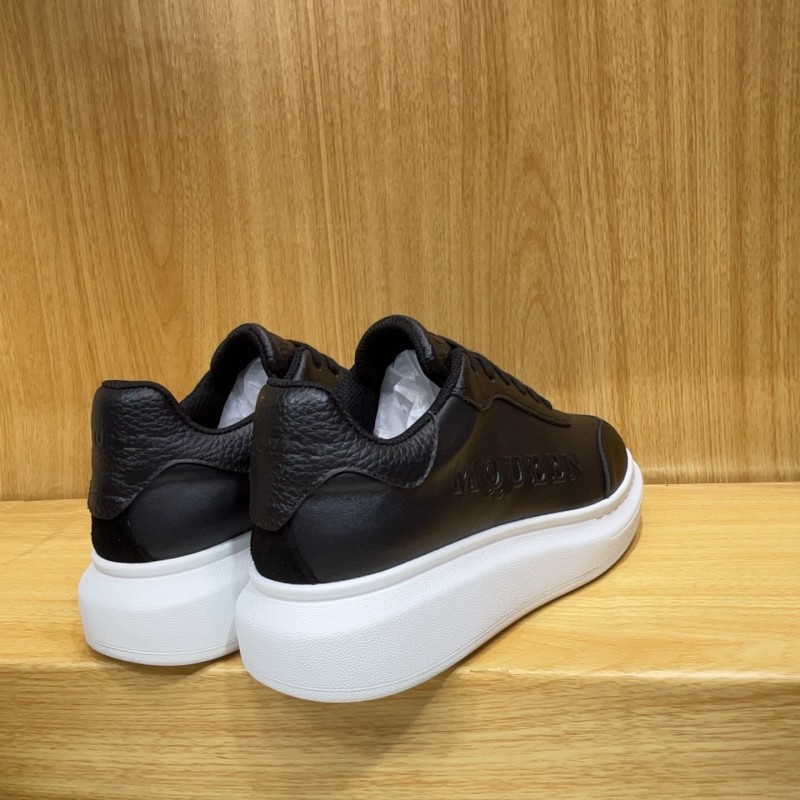 Alexander McQueen Spring 2025 Collection Platform Sneakers with Thick Sole Design - AS00320
