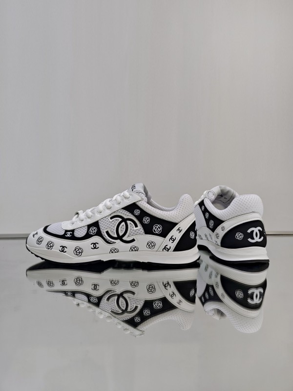 Chanel 2025 SS Limited Edition Silver Horn King 2 Sneakers - KFY00340
