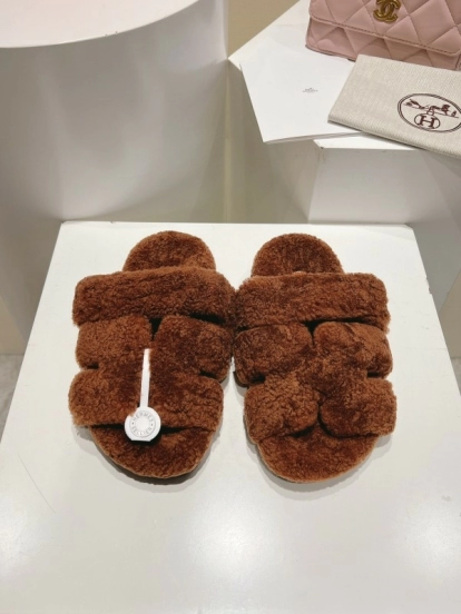 H Love Erjiu Full Wool Slippers with Wavy Fur Design - LY00270