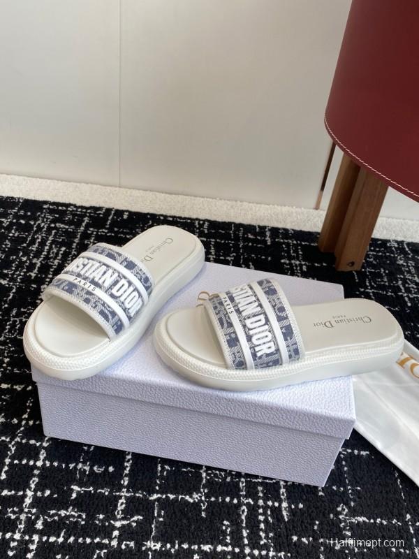 Dior Spring Summer 2025 Latest Ultra-Light Foam Sole Beach Sandals - KFY00260