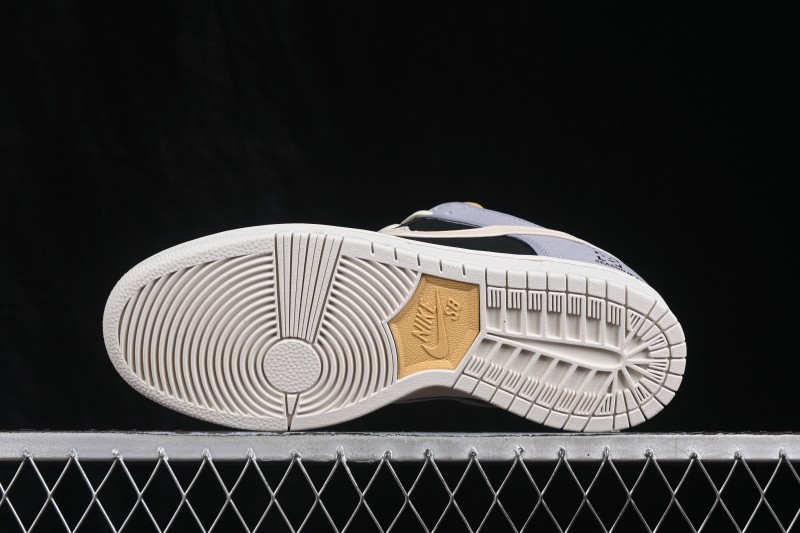 Nike SB Dunk Low Skateboarding Shoes with Cushioned Collar - FN5880-001