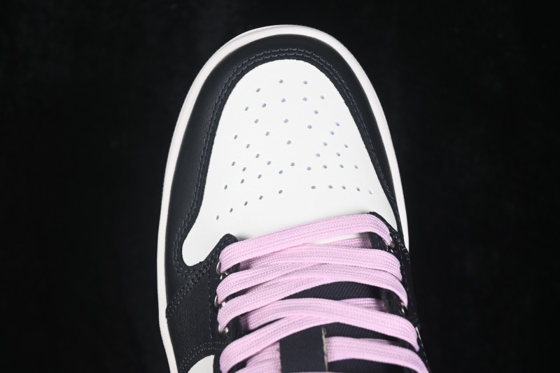 Nike Air Jordan 1 Low Retro Basketball Shoes with Cracked Leather Accents - II0595-001