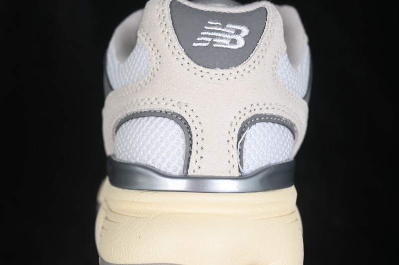 New Balance 603 Series Retro Casual Running Shoes with Breathable Mesh Upper - M6031CK