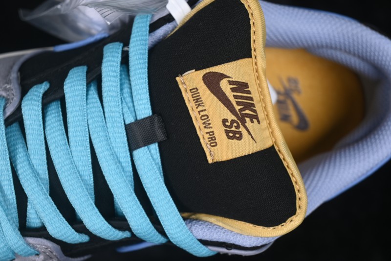 Nike SB Dunk Low Skateboarding Shoes with Cushioned Collar - FN5880-001