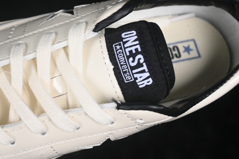 Converse One Star 95 Classic Low-Top Skateboarding Shoes with Glossy Patent Leather and Reflective Star Logo - 167324C