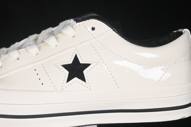 Converse One Star 95 Classic Low-Top Skateboarding Shoes with Glossy Patent Leather and Reflective Star Logo - 167324C