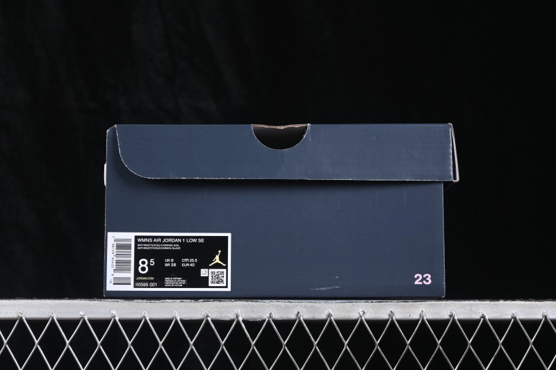 Nike Air Jordan 1 Low Retro Basketball Shoes with Cracked Leather Accents - II0595-001