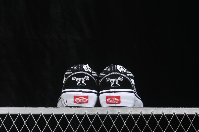Vans Old Skool Low-Top Skateboarding Shoes - VN00056239