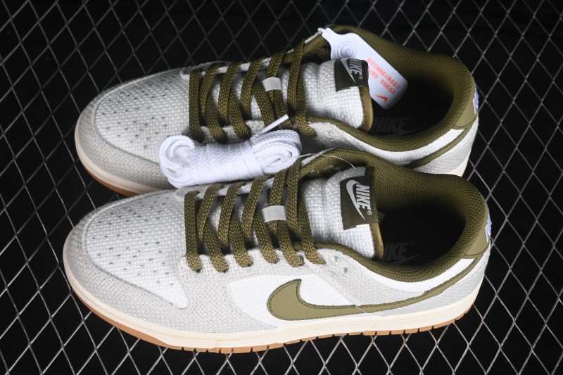 Nike SB Dunk Low Skateboarding Shoes with Cushioned Collar - II7078-001