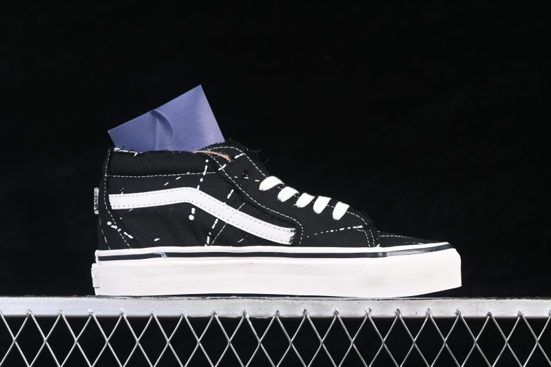 Vans Sk8-Mid Frayed Casual Skateboarding Shoes - VN000XUKGTW