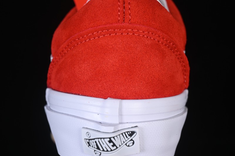 Vans Old Skool Frayed Low-Top Skateboarding Shoes - VN000D9VCJE
