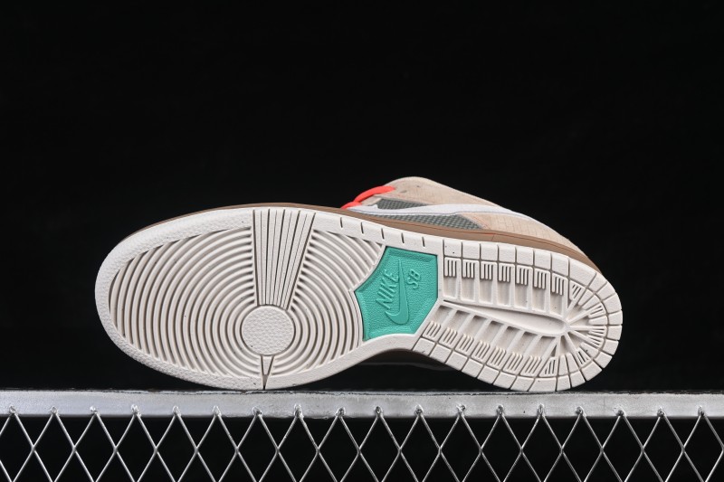 Nike SB Dunk Low Skateboarding Shoes with Premium Leather Construction - IB6206-701