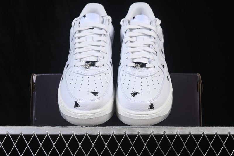 Nike Air Force 1 '07 Low "Fly Pack" Retro Basketball Sneakers with Premium Full-Grain Leather - IM3081-100