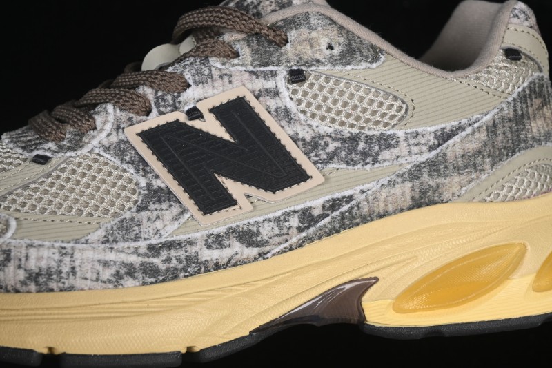 New Balance 2010 Series Retro Running Shoes with Suede and Mesh Upper - U2010JG1
