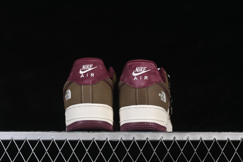 Nike Air Force 1 '07 Low Basketball Shoes with Co-Branded Design and Classic Cushioning - BK1916-011