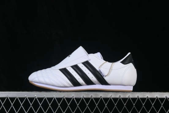 Adidas Originals Taekwondo Low-Top Training Shoes with Comfortable Fit and Durable Traction - JQ4774