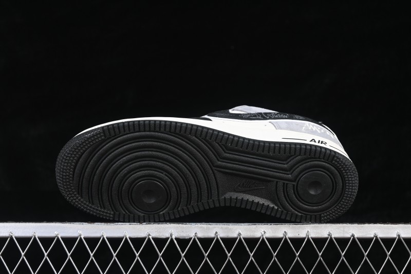 Nike Air Force 1 '07 Low Basketball Shoes with Classic Leather Upper and Air-Sole Cushioning - SS1979-013