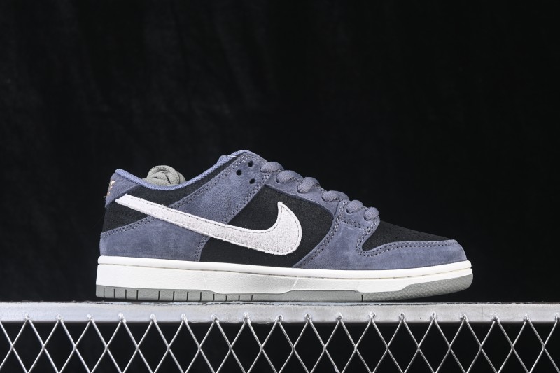 Nike SB Dunk Low Skateboarding Shoes with Cushioned Collar and Vulcanized Sole - HF3063-002