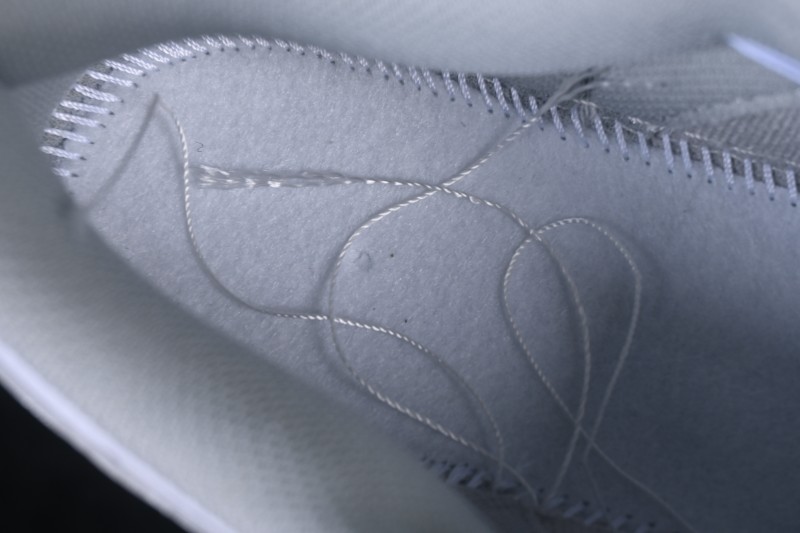 Nike SB Dunk Low Skateboarding Shoes with Lace-Up Closure - HF5441-105