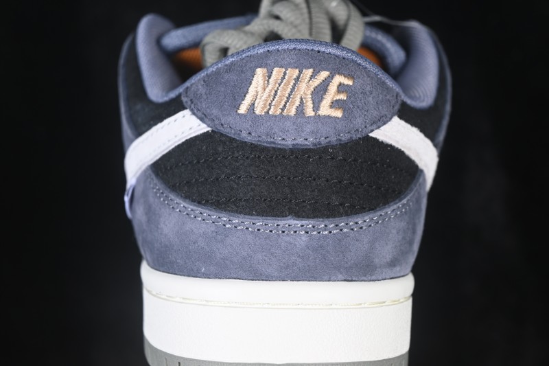 Nike SB Dunk Low Skateboarding Shoes with Cushioned Collar and Vulcanized Sole - HF3063-002