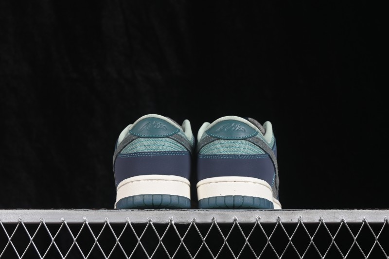 Nike SB Dunk Low Skateboarding Shoes with Cushioned Collar - IH1942-002