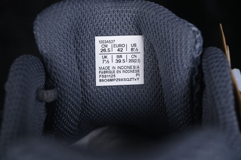 Asics Gel-Kayano 14 Running Shoes with Breathable Mesh and GEL Cushioning - 1203A537-020