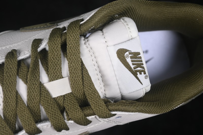 Nike SB Dunk Low Skateboarding Shoes with Classic Design and Durable Construction - WG0319-146
