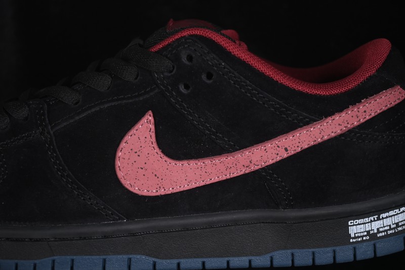 Nike SB Dunk Low Skateboarding Shoes with Cushioned Collar - HQ1625-600