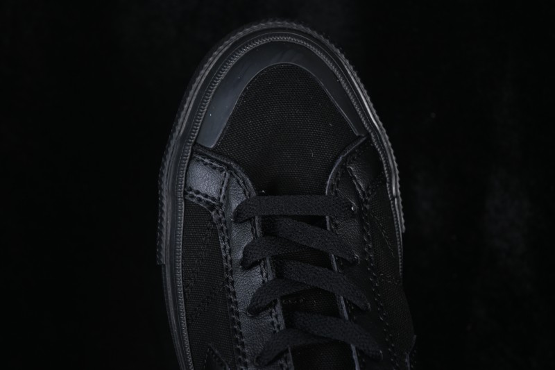 Converse Sport Casual Round-Toe Low-Top Canvas Shoes with Lace-Up Design - A12332C